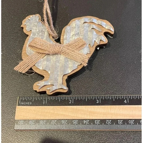 Rustic Farm Animal Ornaments Set Of 3 Metal Wood Pig Cow Rooster Christmas NEW - Picture 7 of 10
